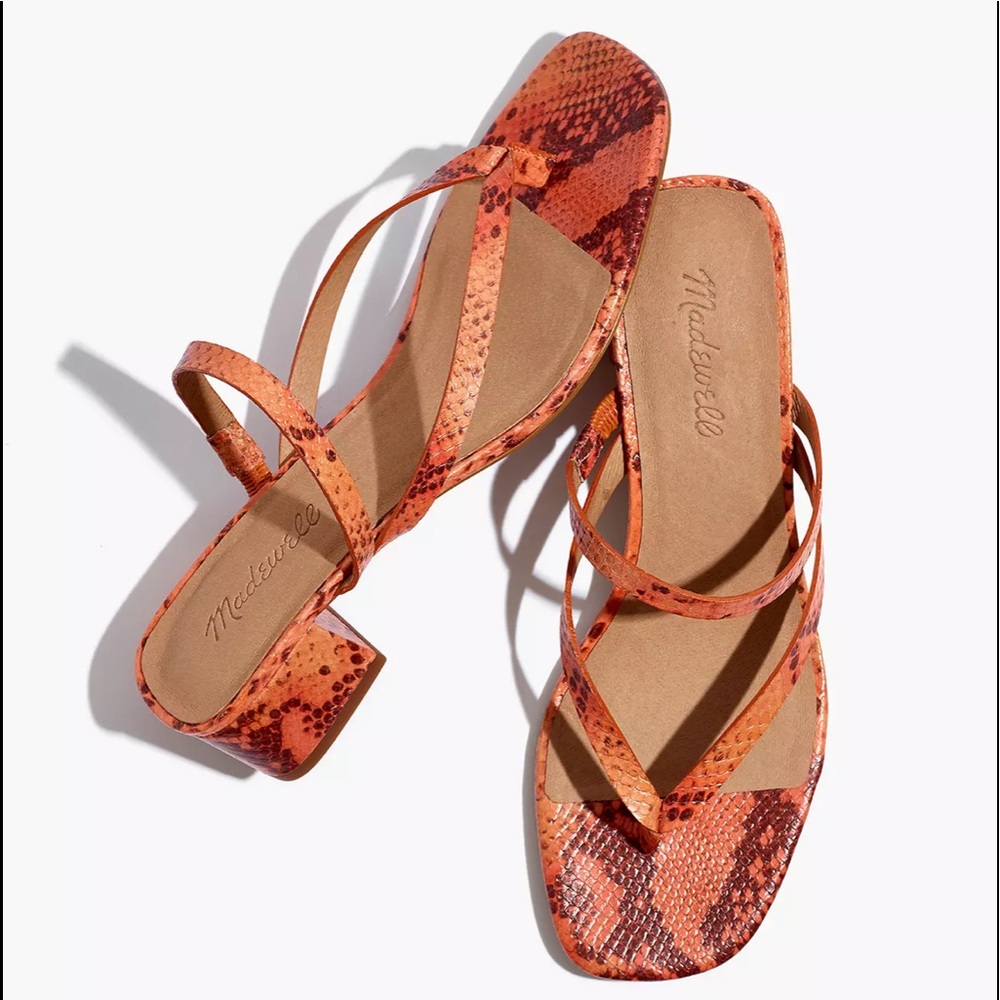 Amber sandal in snake embossed leather